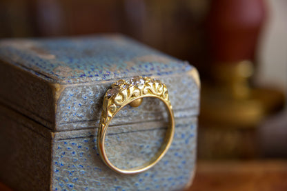 Anello Art nouveau riviere Inglese in oro 18kt