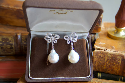 Orecchini pendenti anni 50 con perle South Sea