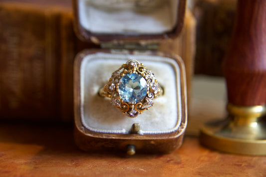 Anello Antico in Oro con Acquamarina e Diamanti Taglio Rosetta