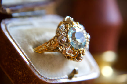 Anello Antico in Oro con Acquamarina e Diamanti Taglio Rosetta