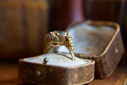 Anello Antico in Oro con Acquamarina e Diamanti Taglio Rosetta