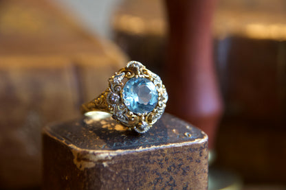 Anello Antico in Oro con Acquamarina e Diamanti Taglio Rosetta