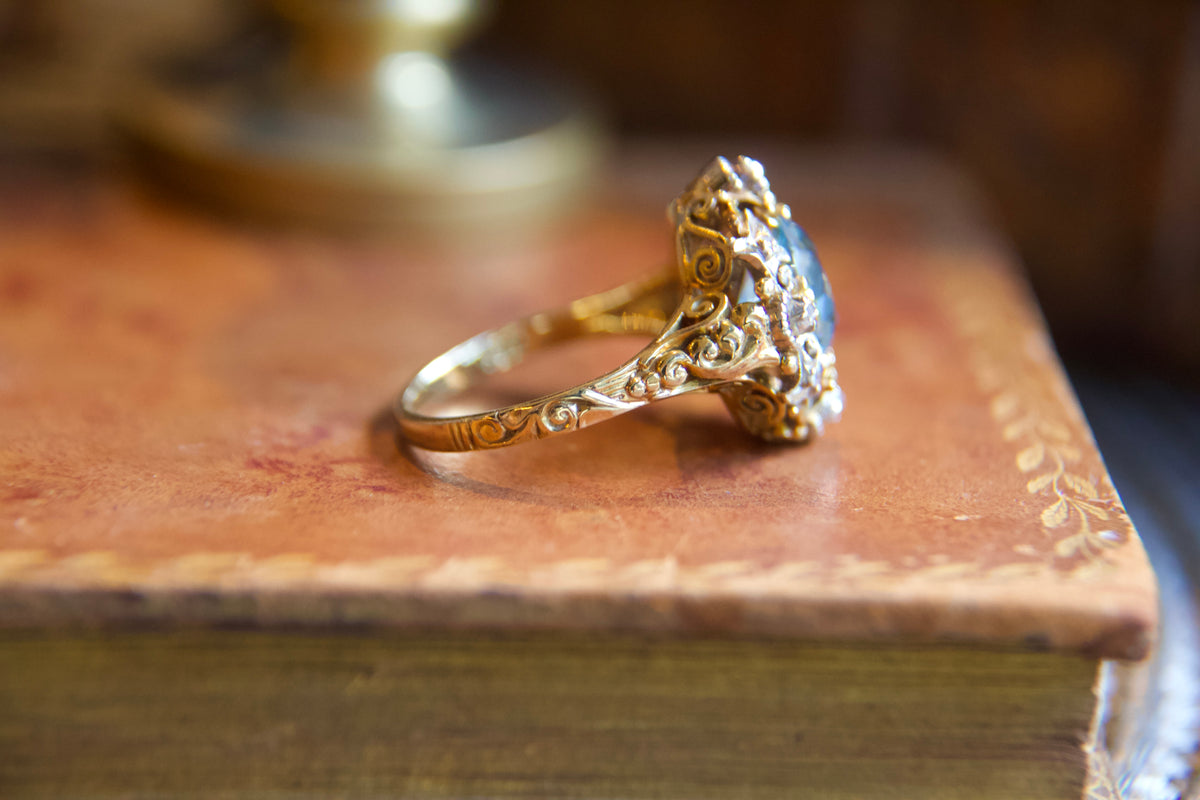 Anello Antico in Oro con Acquamarina e Diamanti Taglio Rosetta