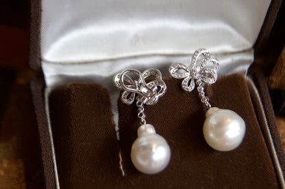 Orecchini pendenti anni 50 con perle South Sea