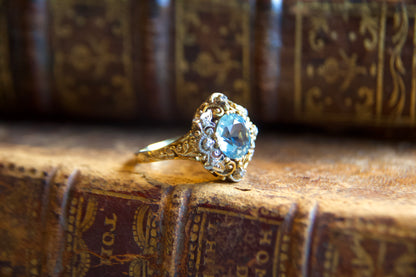 Anello Antico in Oro con Acquamarina e Diamanti Taglio Rosetta