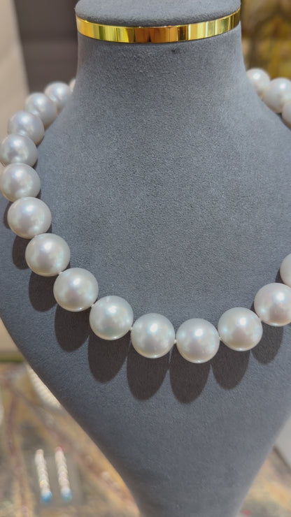Importante collana di perle South Sea di 16mm