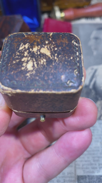 Anello "Art Nouveau" con diamante e rubini