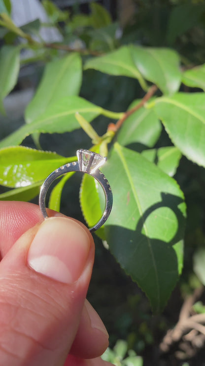 Solitaire ring with 2.09ct diamond